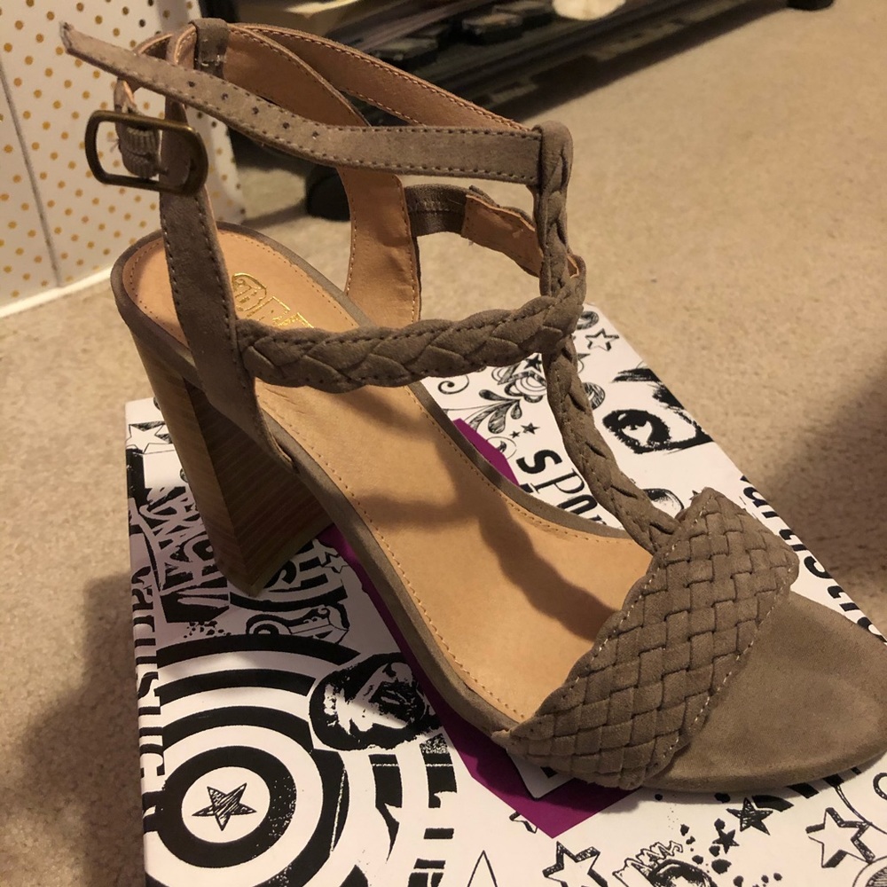 Braided chunky heels